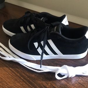 NWOT Adidas grand court, ortholite